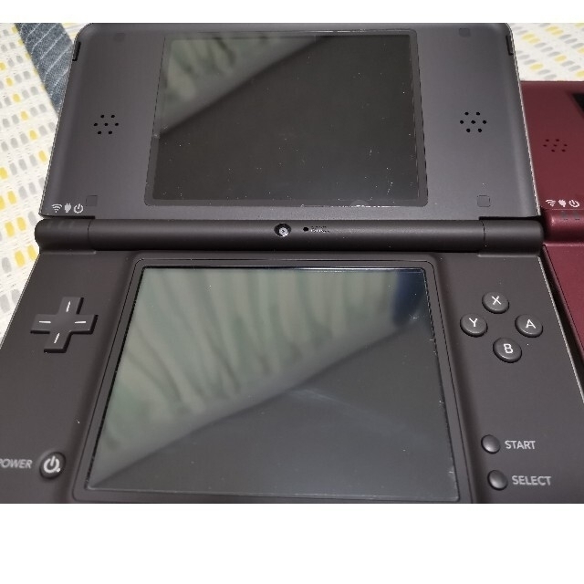 任天堂(ニンテンドウ)の任天堂 DSi LL 2個セット エンタメ/ホビーのゲームソフト/ゲーム機本体(携帯用ゲーム機本体)の商品写真