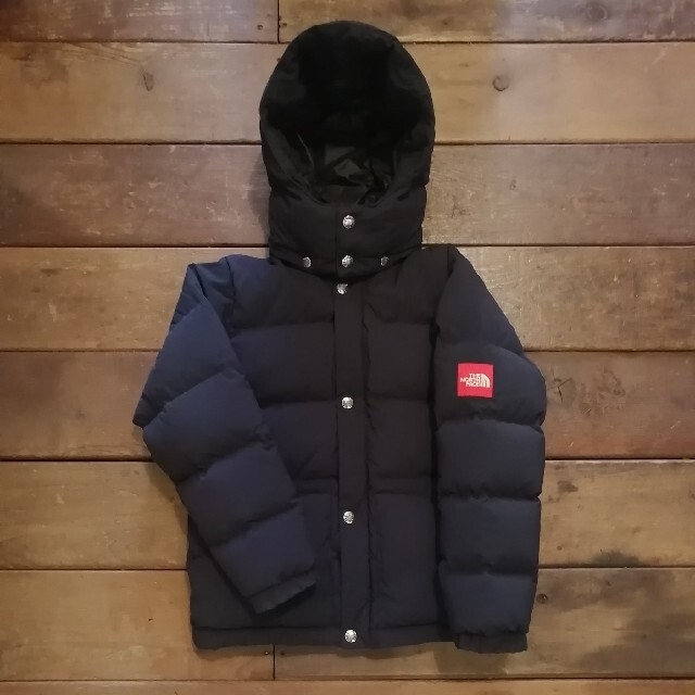 THE NORTH FACE(ザノースフェイス)のノースフェイス キッズ キャンプシエラ ダウンジャケット 130 黒 ブラック キッズ/ベビー/マタニティのキッズ服男の子用(90cm~)(ジャケット/上着)の商品写真