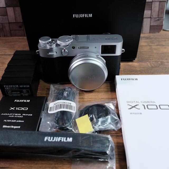 FUJIFILM フジ X100V シルバー