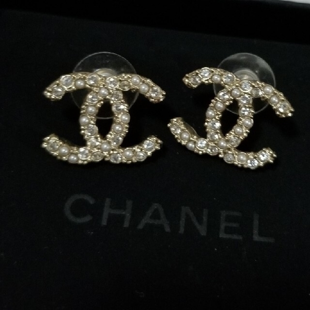 CHANEL　美品ピアス