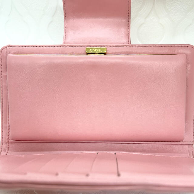 売り出し値下げ 極美品 CHANEL アイコン型押し がま口付き 二つ折り長