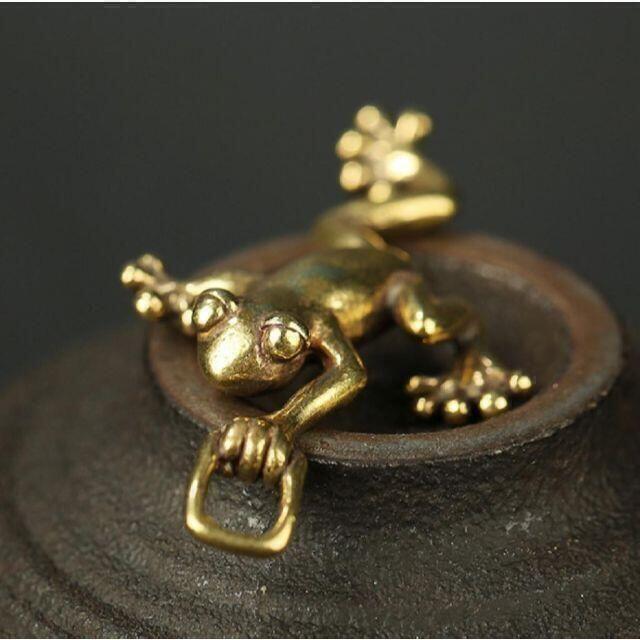 Brass 真鍮 ブラス 蛙 カエルのキーホルダー 無事に帰る お守り メンズのファッション小物(キーホルダー)の商品写真