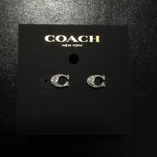 コーチ(COACH)の新品　COACH シグネチャー スタッド シルバー ピアス(ピアス)