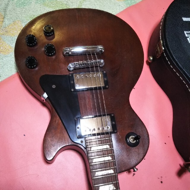 最終価格 Gibsonレスポールスタジオ 2010年モデル - エレキギター 最終価格 Gibsonレスポールスタジオ 2010年モデル - エレキギター