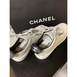 CHANEL クラシックスニーカー