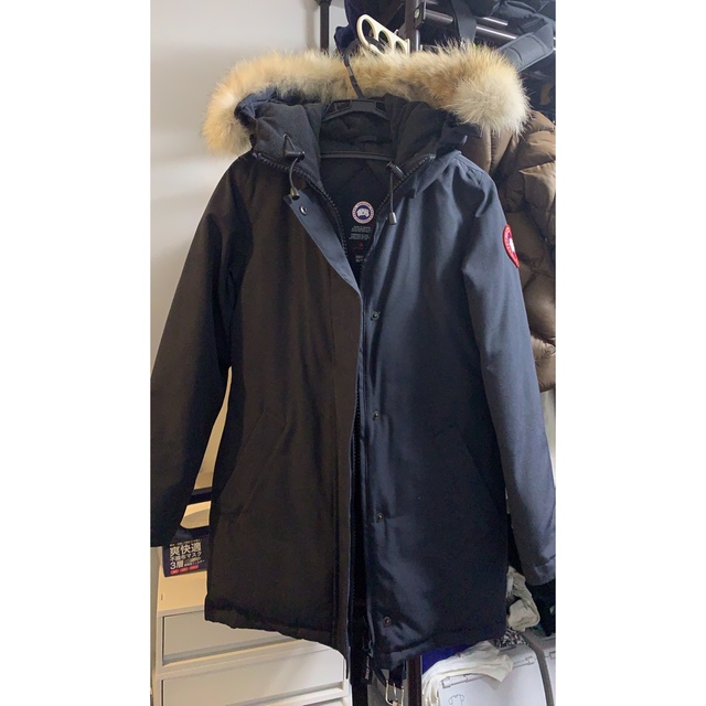 CANADA GOOSE(カナダグース)の値下げ！カナダグース　ヴィクトリアパーカーネイビー　XS レディースのジャケット/アウター(ダウンジャケット)の商品写真