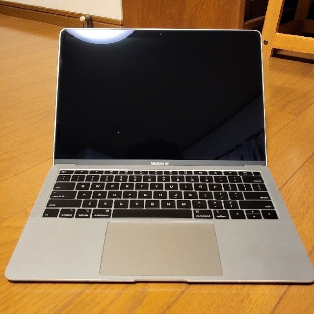 Mac (Apple)(マック)のほぼ未使用 MacBook Air 2019 シルバー 英字配列 スマホ/家電/カメラのPC/タブレット(ノートPC)の商品写真