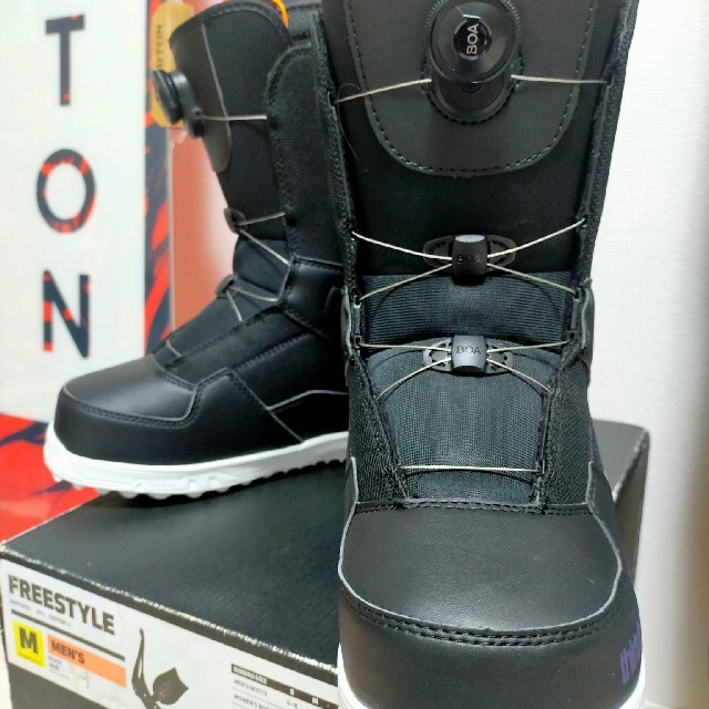 BURTON(バートン)のBURTON THIRTYTWO 全て18-19 新品＆極上品！定価総額12万！ スポーツ/アウトドアのスノーボード(ボード)の商品写真