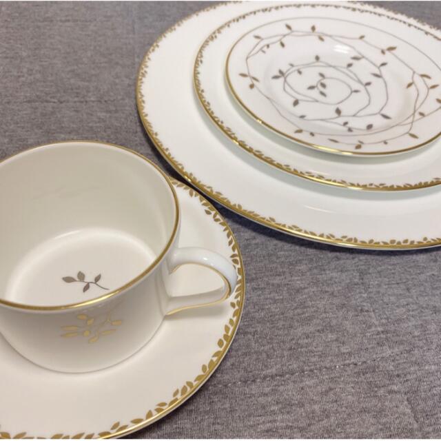 WEDGWOOD(ウェッジウッド)の新品【希少】ウェッジウッド   VERA WANG   10点セット インテリア/住まい/日用品のキッチン/食器(食器)の商品写真