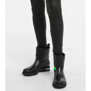 MONCLER - 非常に入手困難‼️残り2点‼️【日本未入荷2022新作