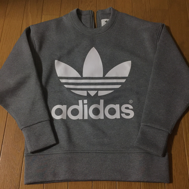 HYKE(ハイク)のHYKE adidas コラボ スウェット レディースのトップス(トレーナー/スウェット)の商品写真