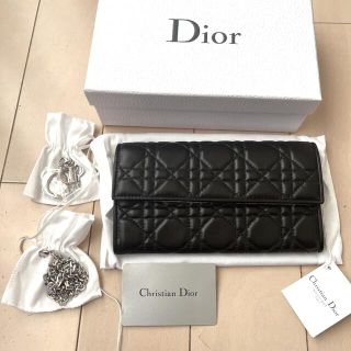 【送料無料】DIORディオール　長財布　黒　チャーム　エンボス