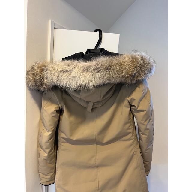 CANADA GOOSE(カナダグース)の美品　国内正規品　カナダグース  ベージュ　ブロンテ   XS   レディースのジャケット/アウター(ダウンジャケット)の商品写真