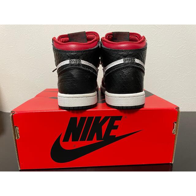 NIKE(ナイキ)のNIKE Air Jordan 1 High OG Satin Red 18cm キッズ/ベビー/マタニティのキッズ靴/シューズ(15cm~)(スニーカー)の商品写真