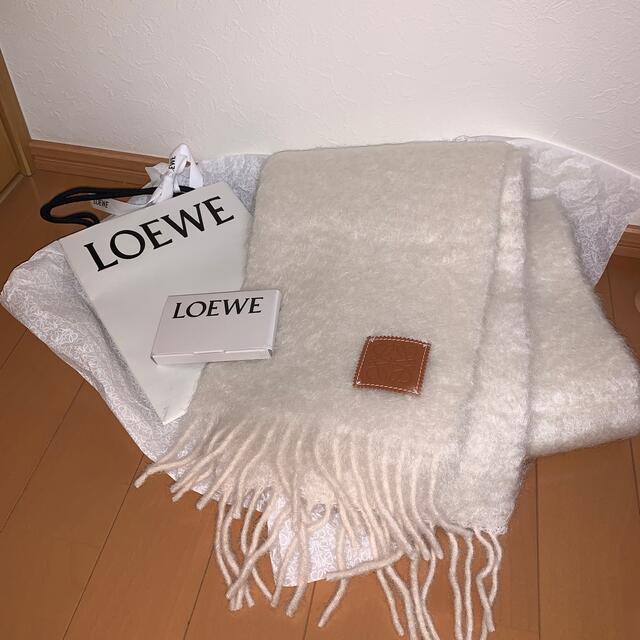 LOEWE ロエベ マフラー - 白系