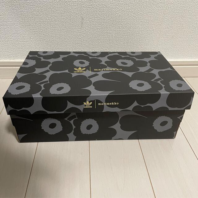 marimekko(マリメッコ)の新品 アディダス マリメッコ スタンスミス 27.0cm ＋　384酵素３ヶ月分 メンズの靴/シューズ(スニーカー)の商品写真