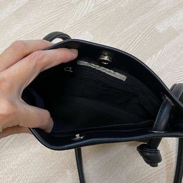 CLANE クラネ　レザーミニショルダーバッグ レディースのバッグ(ショルダーバッグ)の商品写真