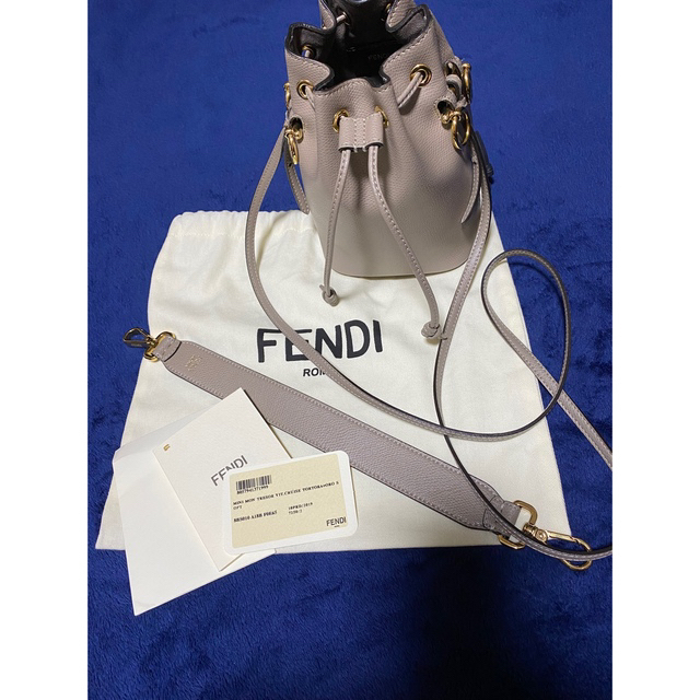 激安 FENDI - FENDI モントレゾール ベージュ ショルダーバッグ - mail