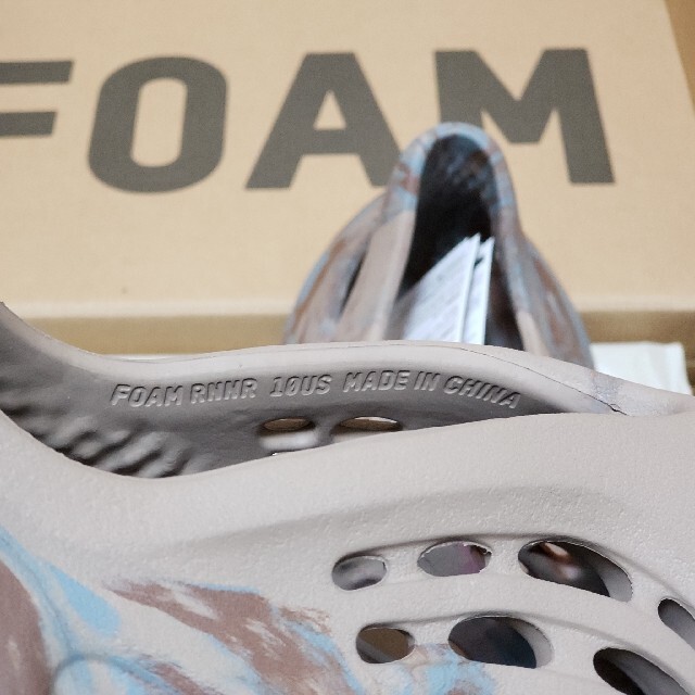 adidas(アディダス)のYEEZY Foam Runner "Mx Sand Grey"285 メンズの靴/シューズ(スニーカー)の商品写真