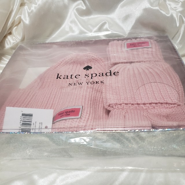 kate spade new york(ケイトスペードニューヨーク)の新品★kate spade★ニット♪キャップ♪手袋★パッチボックスセット レディースのファッション小物(手袋)の商品写真