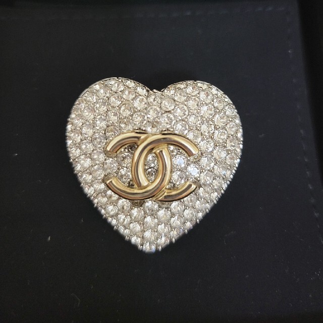 人気商品は CHANEL - ルビーさま専用シャネル ハートのブローチ 新品未