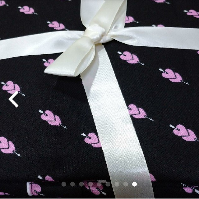 GU(ジーユー)のGU×UNDERCOVER　フランネルパジャマ　ブラック　長袖　ハート柄 レディースのルームウェア/パジャマ(ルームウェア)の商品写真