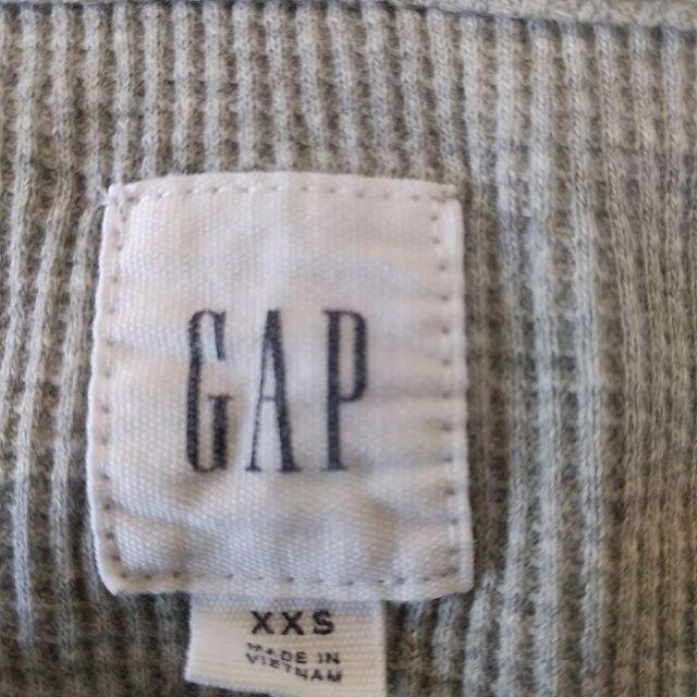 GAP(ギャップ)のGAP 　サーマル　綿素材　サイズXXS　グレー レディースのトップス(Tシャツ(長袖/七分))の商品写真