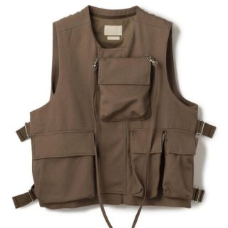 ヨーク(YOKE)のyoke DETACHABLE POCKET TACTICAL (ダウンベスト)