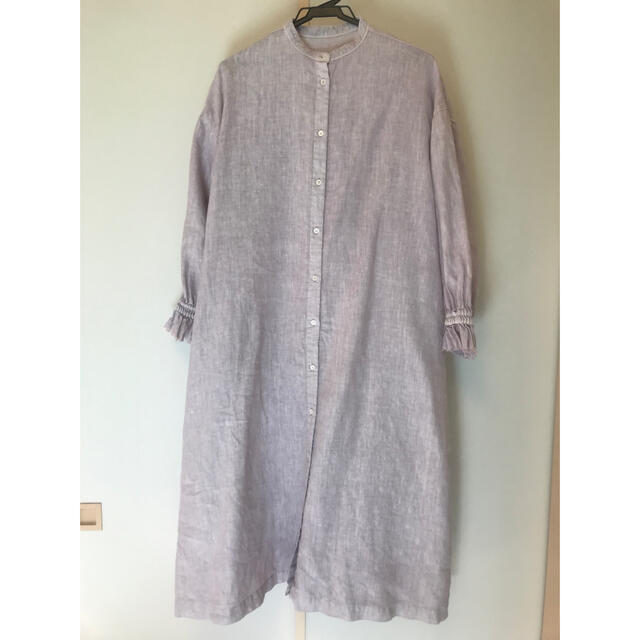 nest Robe(ネストローブ)のnest Robe バンドカラーラッフル袖ワンピース（LAVENDER） レディースのワンピース(ロングワンピース/マキシワンピース)の商品写真