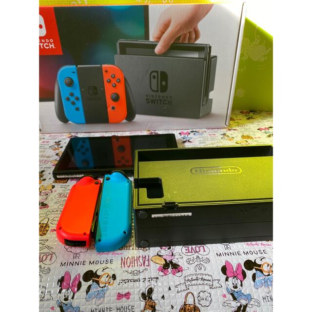 Nintendo Switch(ニンテンドースイッチ)のNintendo Switch Joy-Con (L) ネオンブルー/ (R)  エンタメ/ホビーのゲームソフト/ゲーム機本体(家庭用ゲーム機本体)の商品写真