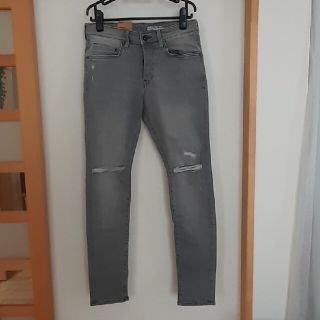 エイチアンドエム(H&M)の専用☆新品  H&M  メンズダメージデニムパンツ  グレー系  32インチ(デニム/ジーンズ)