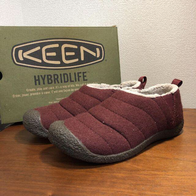 KEEN(キーン)のKEEN　ボアフラットシューズ　もこもこ　暖か　冬靴　エンジ　25㎝　シンプル レディースの靴/シューズ(スリッポン/モカシン)の商品写真