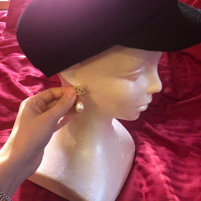 CHANEL - シャネル ピアス パールスイング×ゴールドcc 中古美品 CHANEL - シャネル ピアス パールスイング×ゴールドcc 中古美品