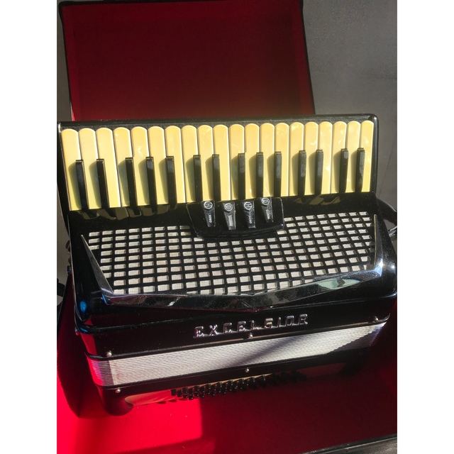 栄光の名工製造excelsior 548ＭＭミューゼツトこのクラス最軽量小型アコ 楽器の鍵盤楽器(アコーディオン)の商品写真