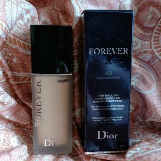 ディオール(Dior)のDiorスキン　フォーエヴァー　フルイド　マット　1CR(ファンデーション)