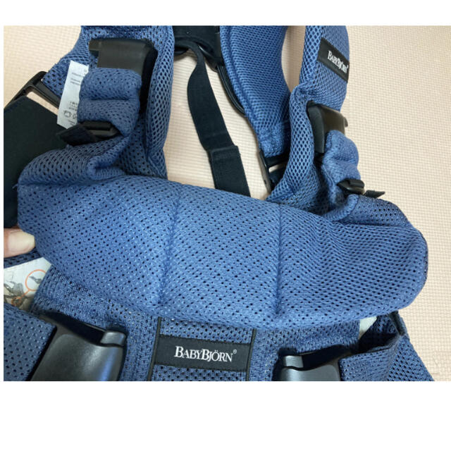 BABYBJORN(ベビービョルン)のベビービョルン  ベビーキャリアONE+ ダークブルー キッズ/ベビー/マタニティの外出/移動用品(抱っこひも/おんぶひも)の商品写真