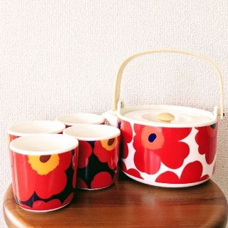 マリメッコ(marimekko)のマリメッコ　ティーポット急須＆湯呑みウニッコ　北欧食器(グラス/カップ)