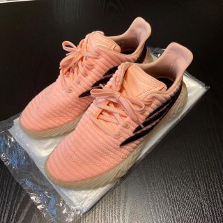 アディダス(adidas)のadidas スニーカー　ピンク　お洒落　アディダス(スニーカー)