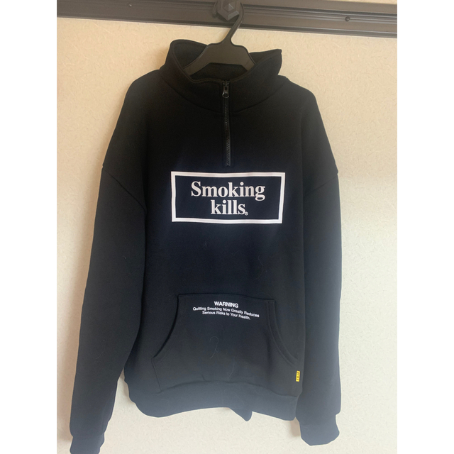 VANQUISH(ヴァンキッシュ)のFR2 Smoking kills Half Zip Top メンズのトップス(スウェット)の商品写真