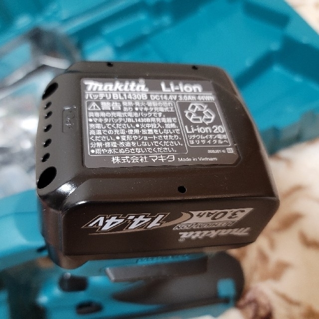 Makita(マキタ)のmakita マキタ SC101DRF 充電式全ネジカッタ 新品未使用品 スポーツ/アウトドアの自転車(工具/メンテナンス)の商品写真