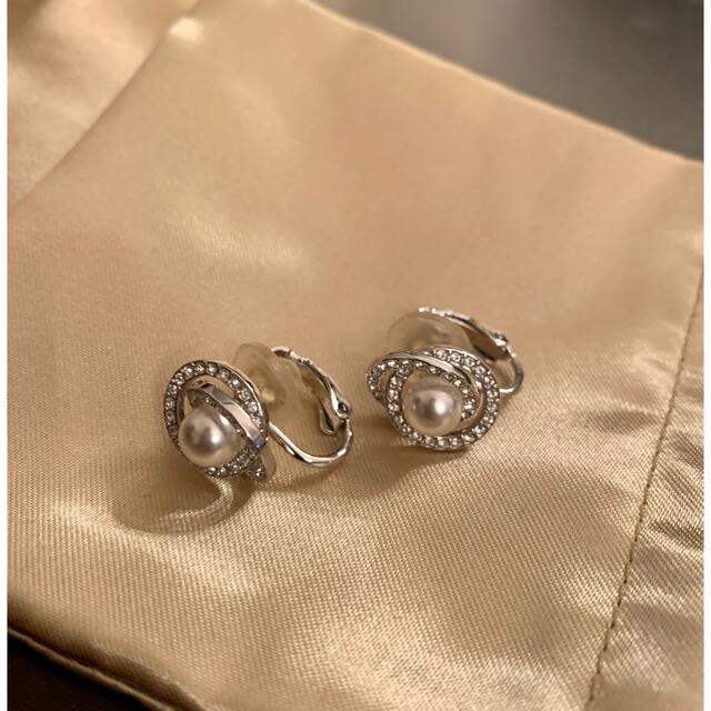 SWAROVSKI(スワロフスキー)のスワロフスキーパールシルバーイヤリング✨ レディースのアクセサリー(イヤリング)の商品写真