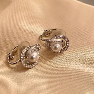 スワロフスキー(SWAROVSKI)のスワロフスキーパールシルバーイヤリング✨(イヤリング)