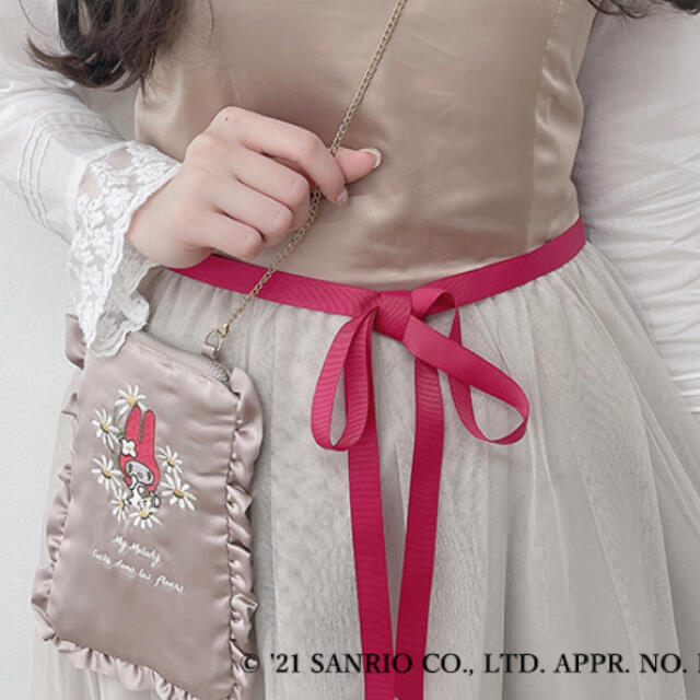 サンリオ(サンリオ)のマイメロディ　サテンフリルミニポーチ レディースのファッション小物(ポーチ)の商品写真
