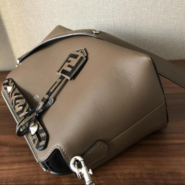 FENDI(フェンディ)のフェンディ  バイザウェイ  ショルダーポシェット レディースのバッグ(ショルダーバッグ)の商品写真