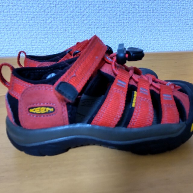 KEEN(キーン)のキーンサンダル18 キッズ/ベビー/マタニティのキッズ靴/シューズ(15cm~)(サンダル)の商品写真