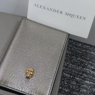 アレキサンダーマックイーン(Alexander McQueen)の新品アレキサンダーマックイーンスカルカードケースレザースカルシルバーゴールド金銀(名刺入れ/定期入れ)