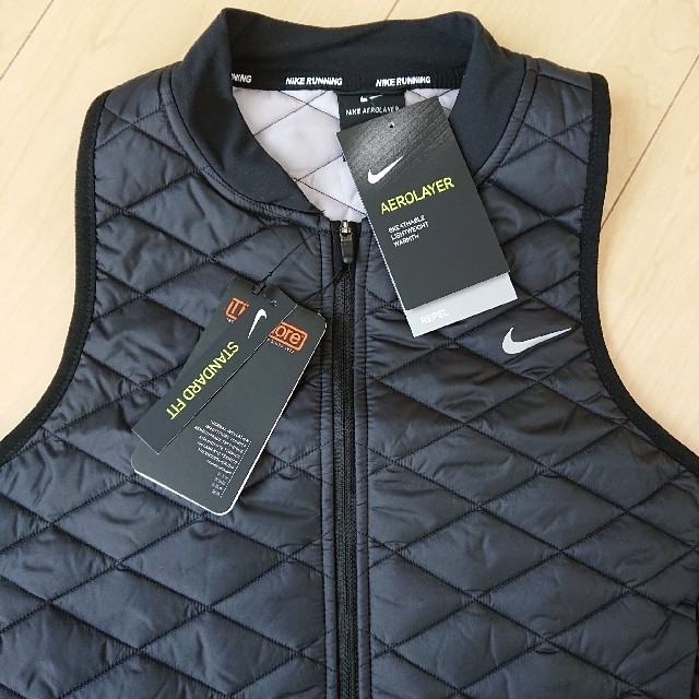 NIKE(ナイキ)の新品 NIKE ランニング S 中綿 ベスト ナイキ レディースのジャケット/アウター(ダウンベスト)の商品写真