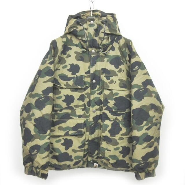 A BATHING APE(アベイシングエイプ)のアベイシングエイプ BAPE ダウンジャケット サルカモ カモフラ 迷彩 S メンズのジャケット/アウター(ダウンジャケット)の商品写真