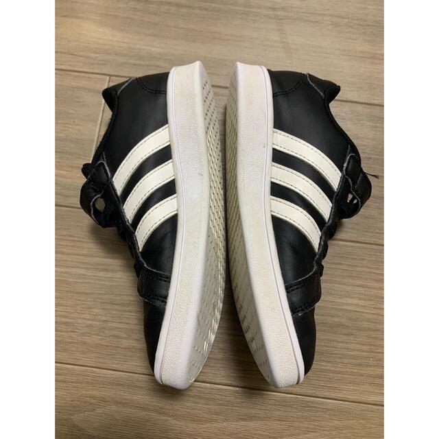 adidas(アディダス)のadidas スニーカー キッズ 18cm キッズ/ベビー/マタニティのキッズ靴/シューズ(15cm~)(スニーカー)の商品写真