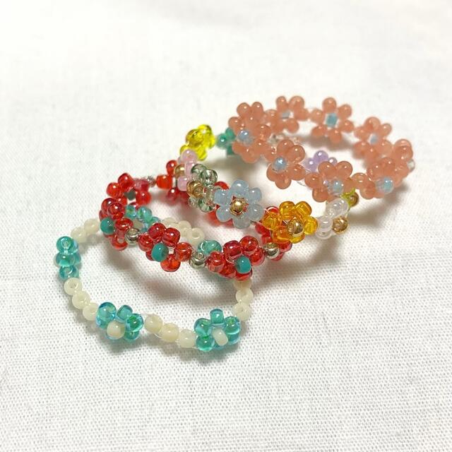 ハンドメイド　handmade カラフルフラワービーズリング4点セット💖 ハンドメイドのアクセサリー(リング)の商品写真